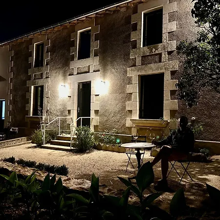 Willa Lucienne, Maison De Charme A La Campagne Latillé