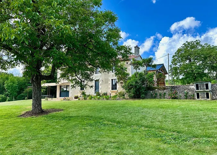Lucienne, Maison De Charme A La Campagne *