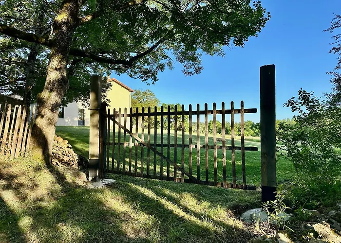 Lucienne, Maison De Charme A La Campagne